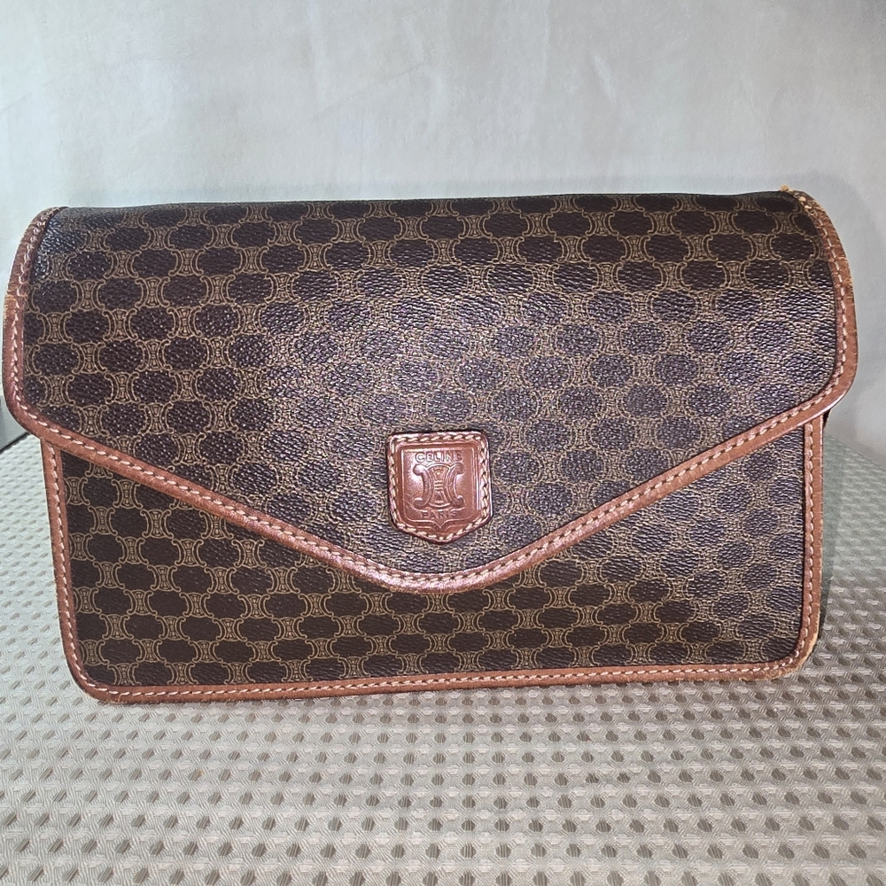 Celine - Picture 10 of 11